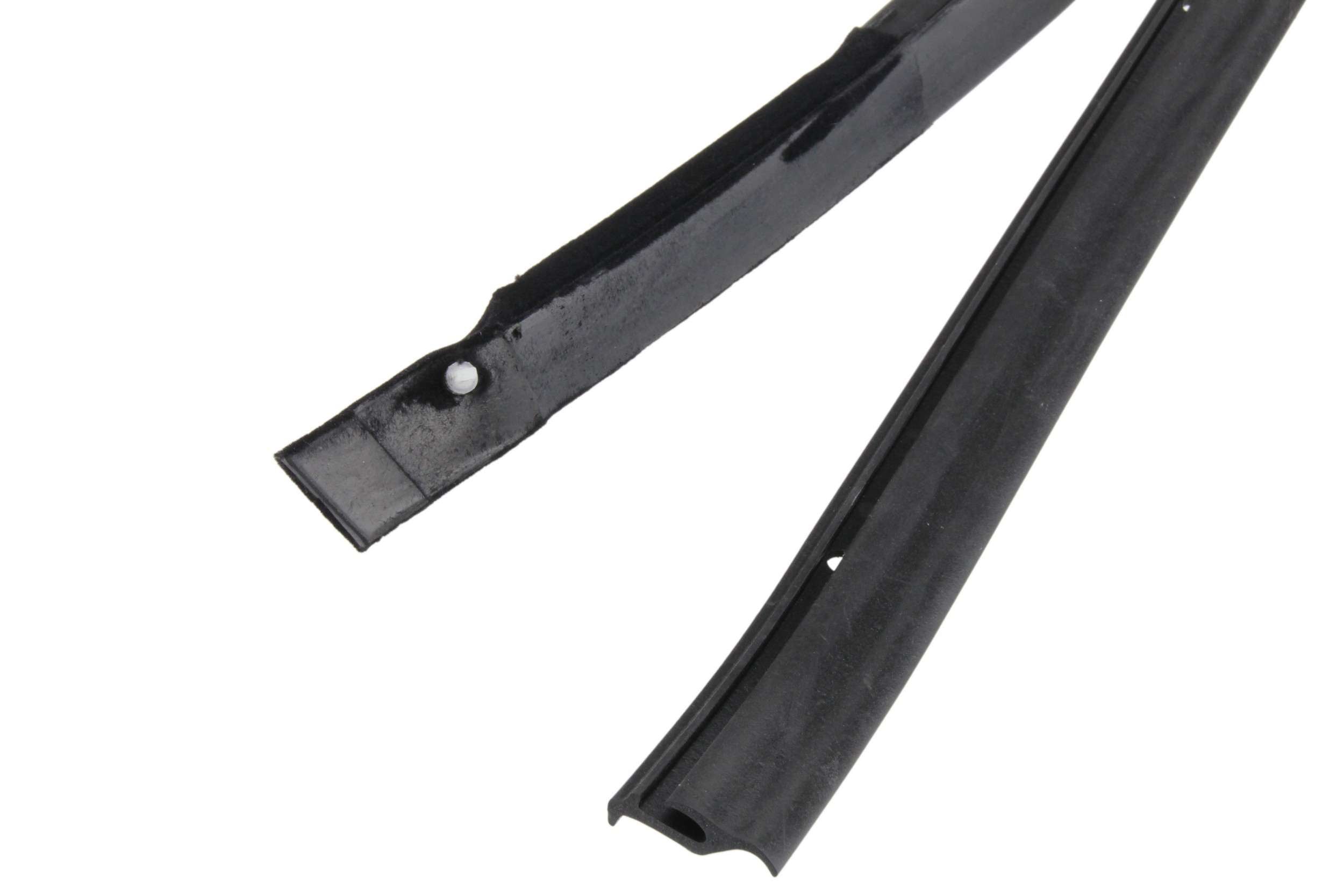 URO Door Pillar Post Seal 1076900897