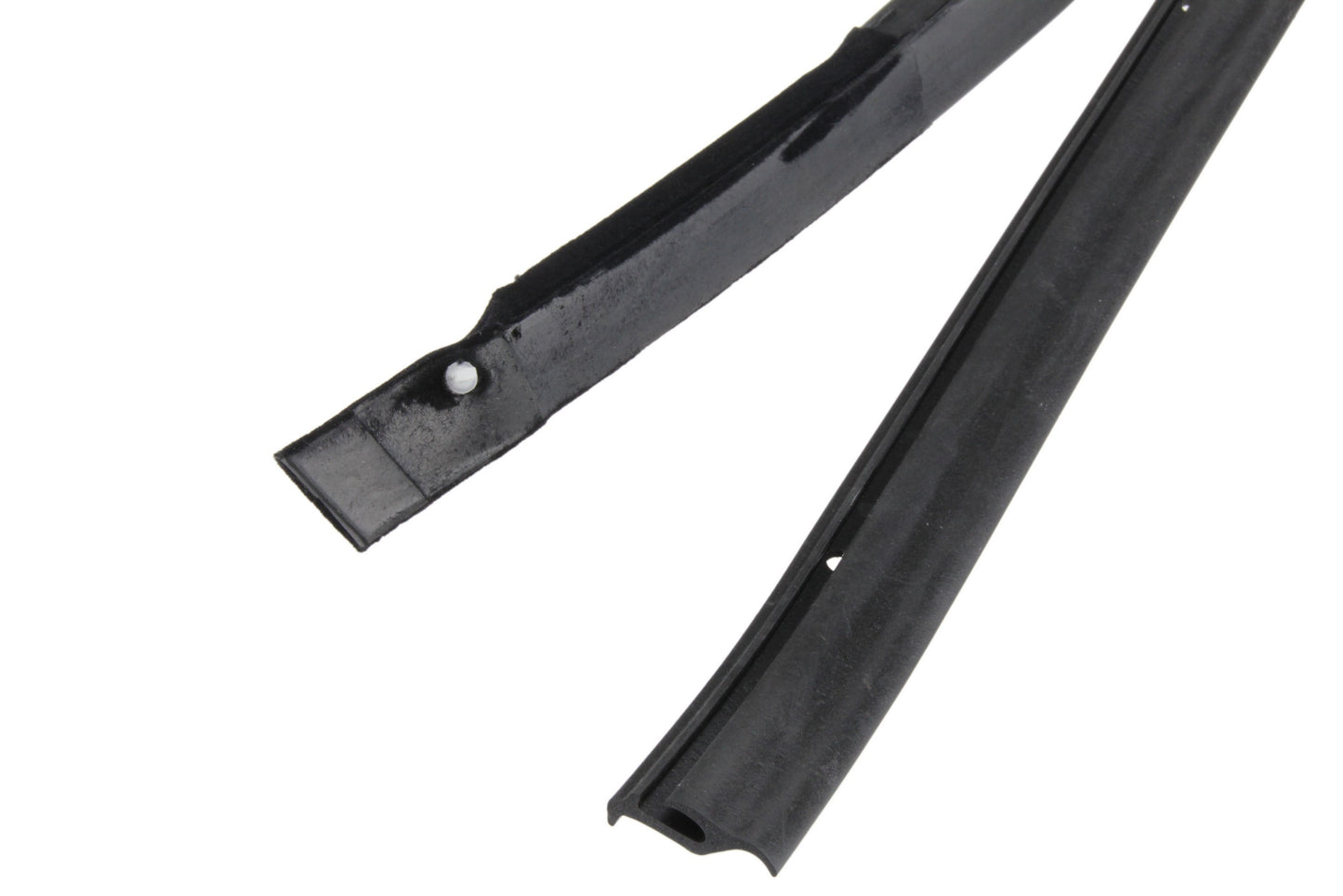 URO Door Pillar Post Seal 1076900897