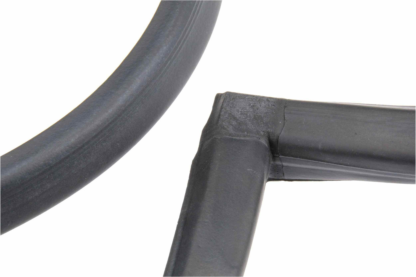 URO Trunk Lid Seal 1087500077