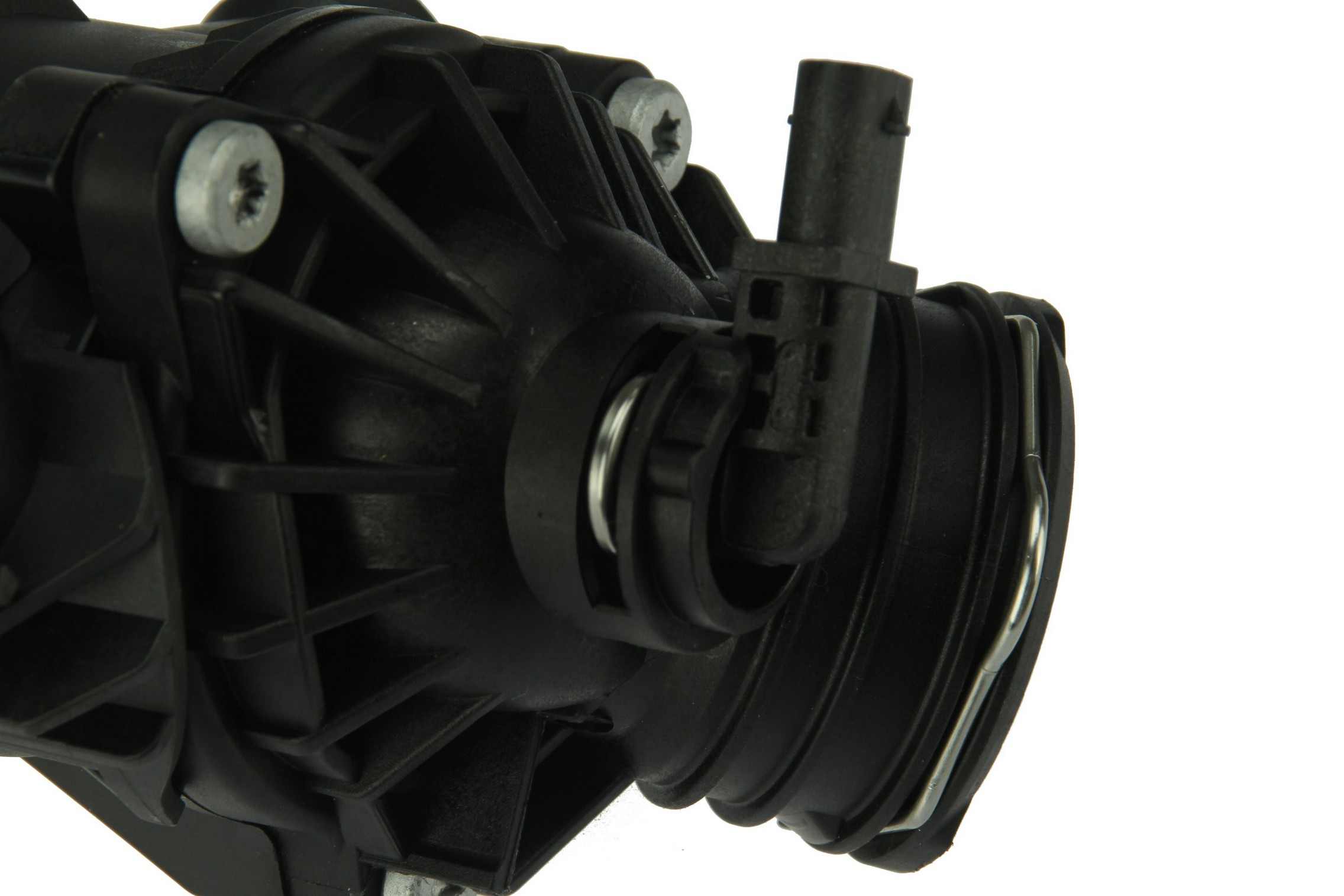 URO Engine Coolant Thermostat / Water Inlet Assembly 2762000515