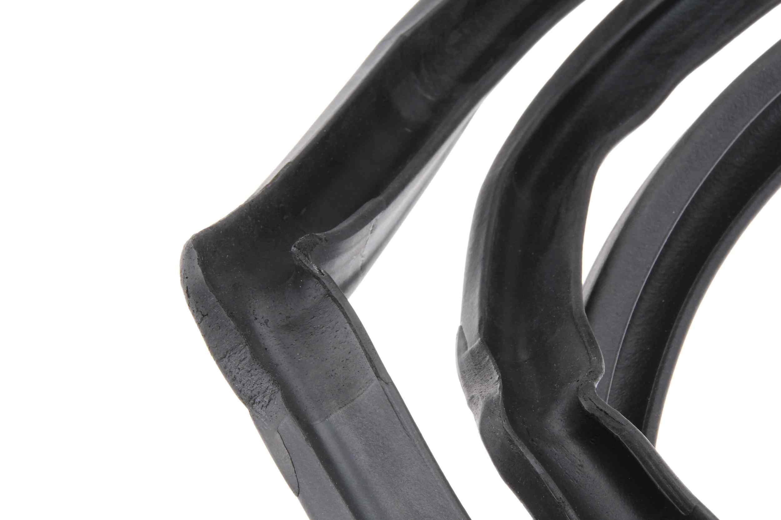 URO Trunk Lid Seal 51241839125