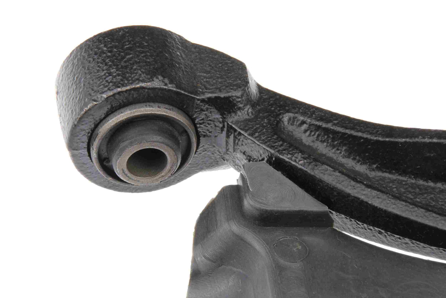 URO Suspension Control Arm 8628496