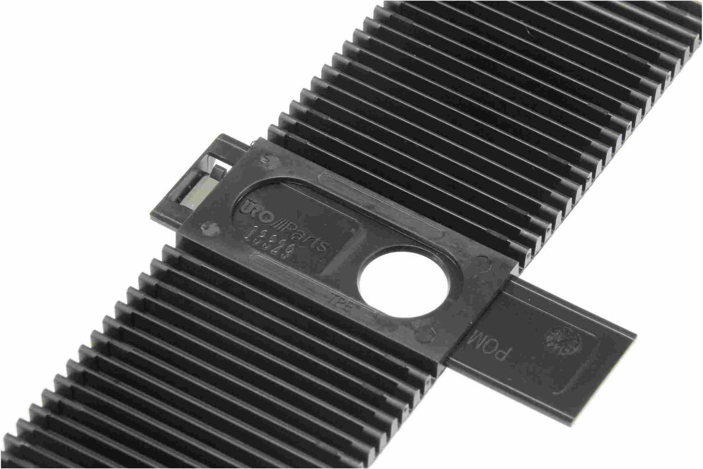 URO Automatic Transmission Shifter Slide Cover 8699465