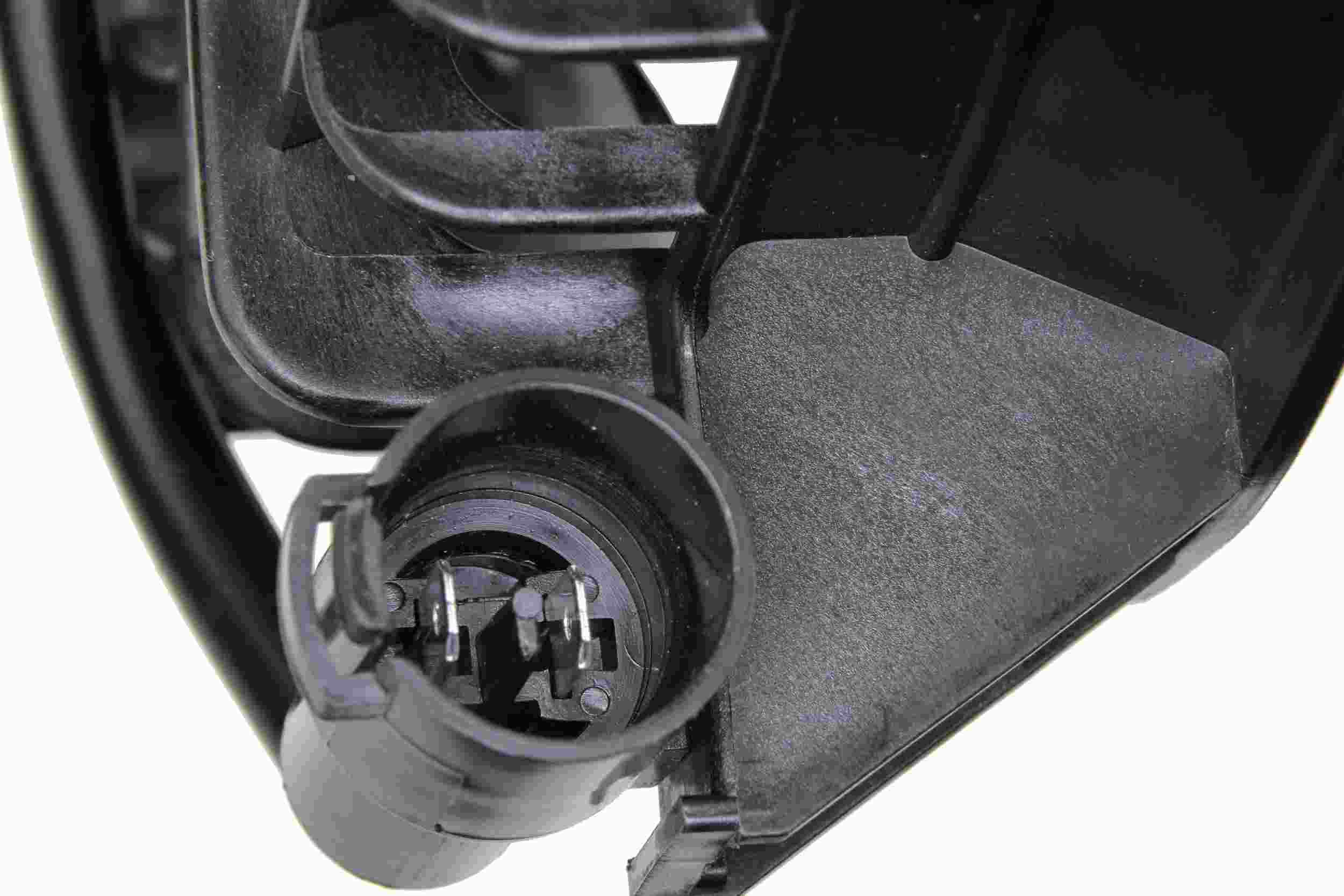 URO A/C Condenser Fan Assembly JRP100000