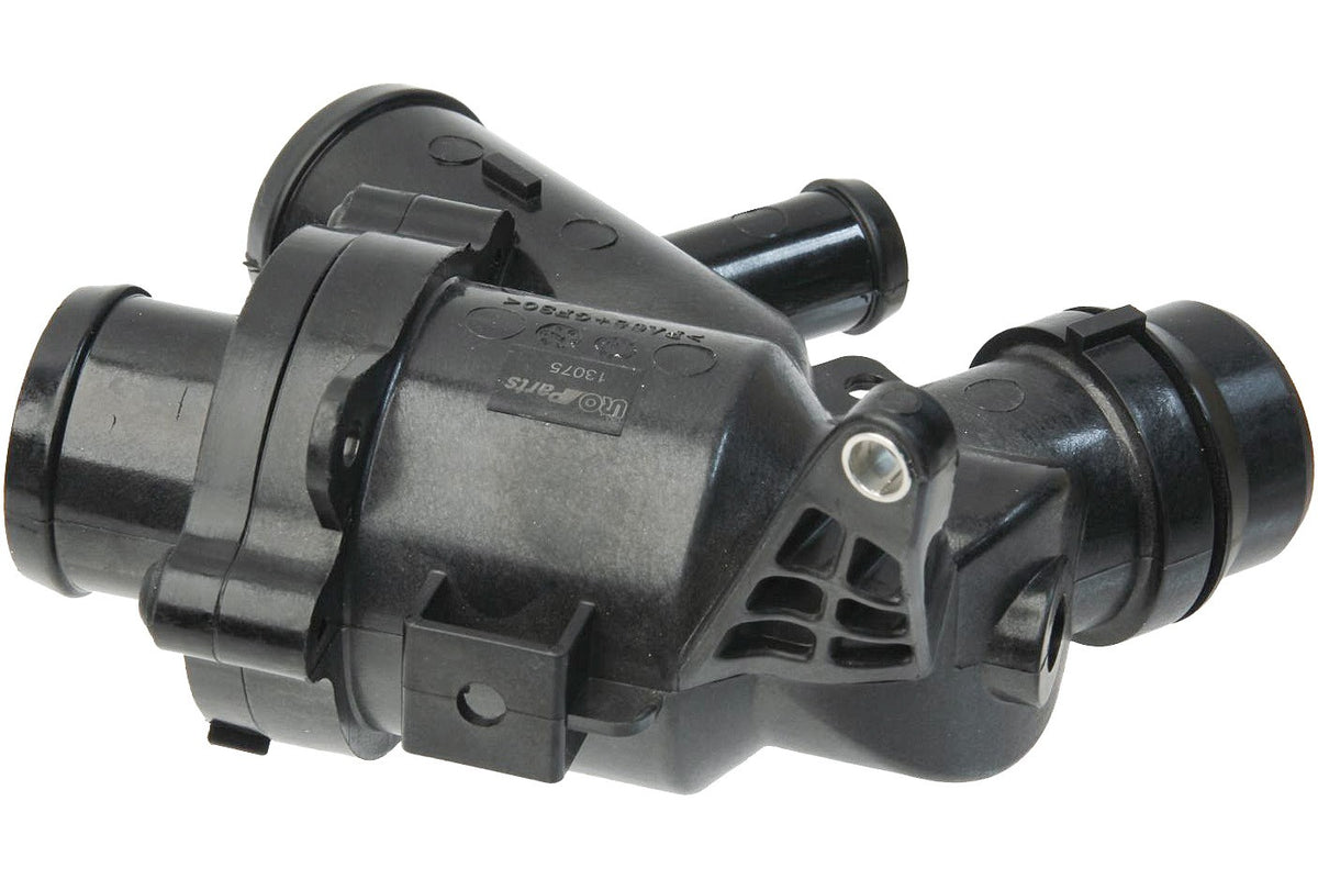 URO Engine Coolant Thermostat / Water Inlet Assembly LR032135