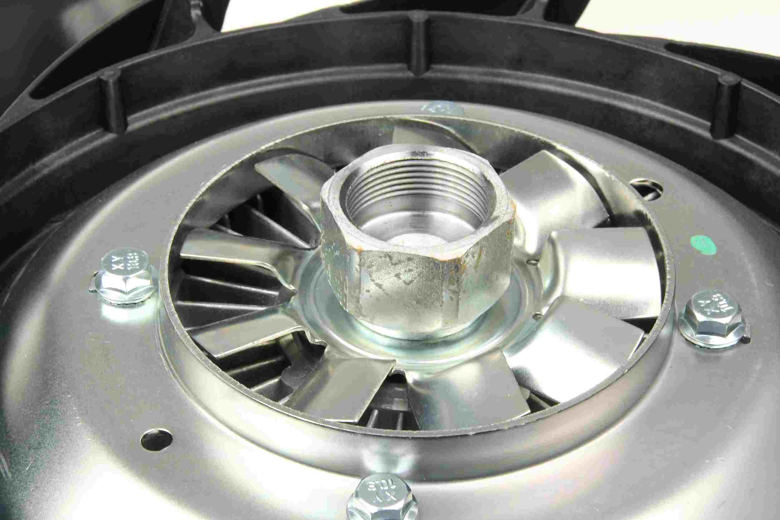 URO Auxiliary Engine Cooling Fan Assembly LR095536