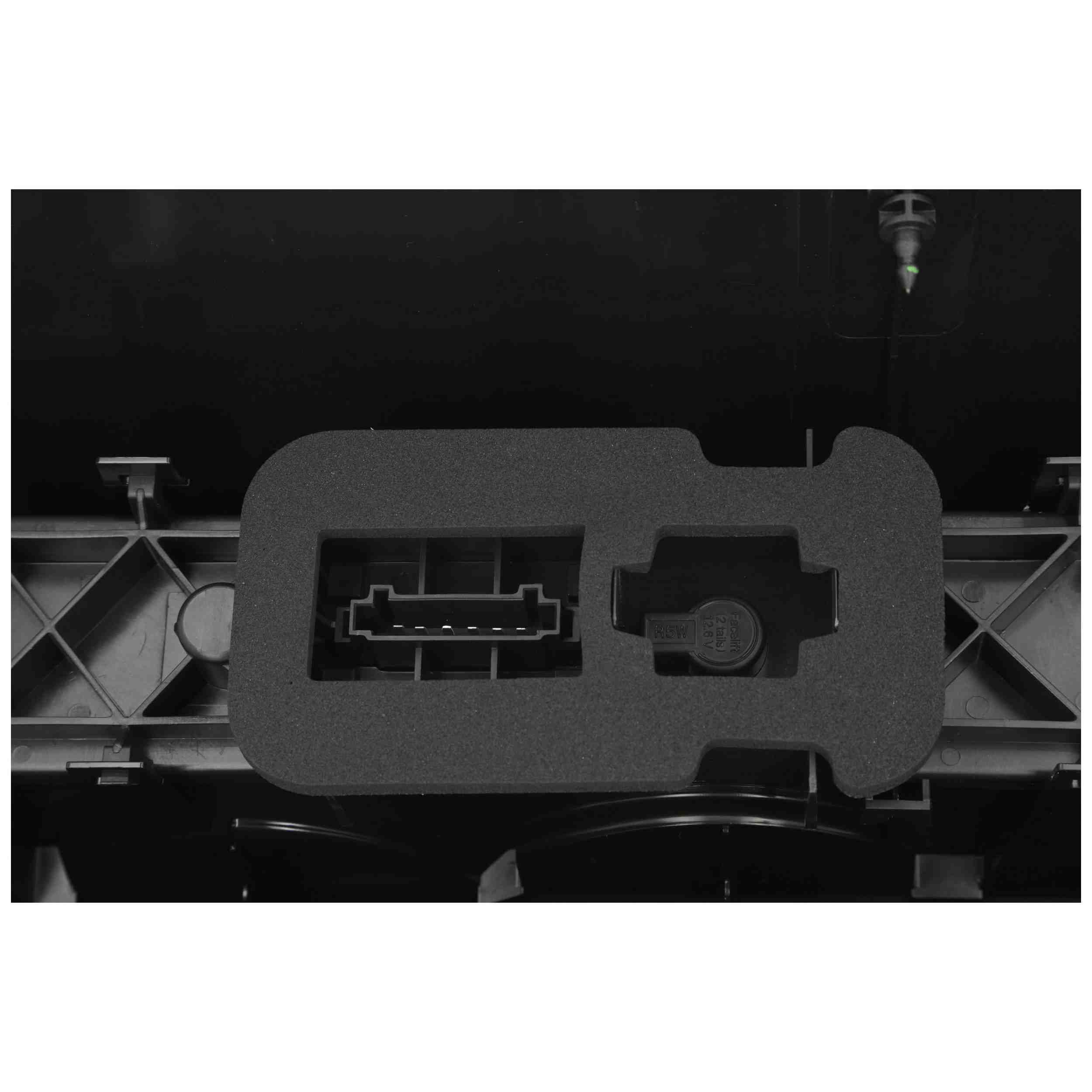 Valeo Tail Light Halogen 43715