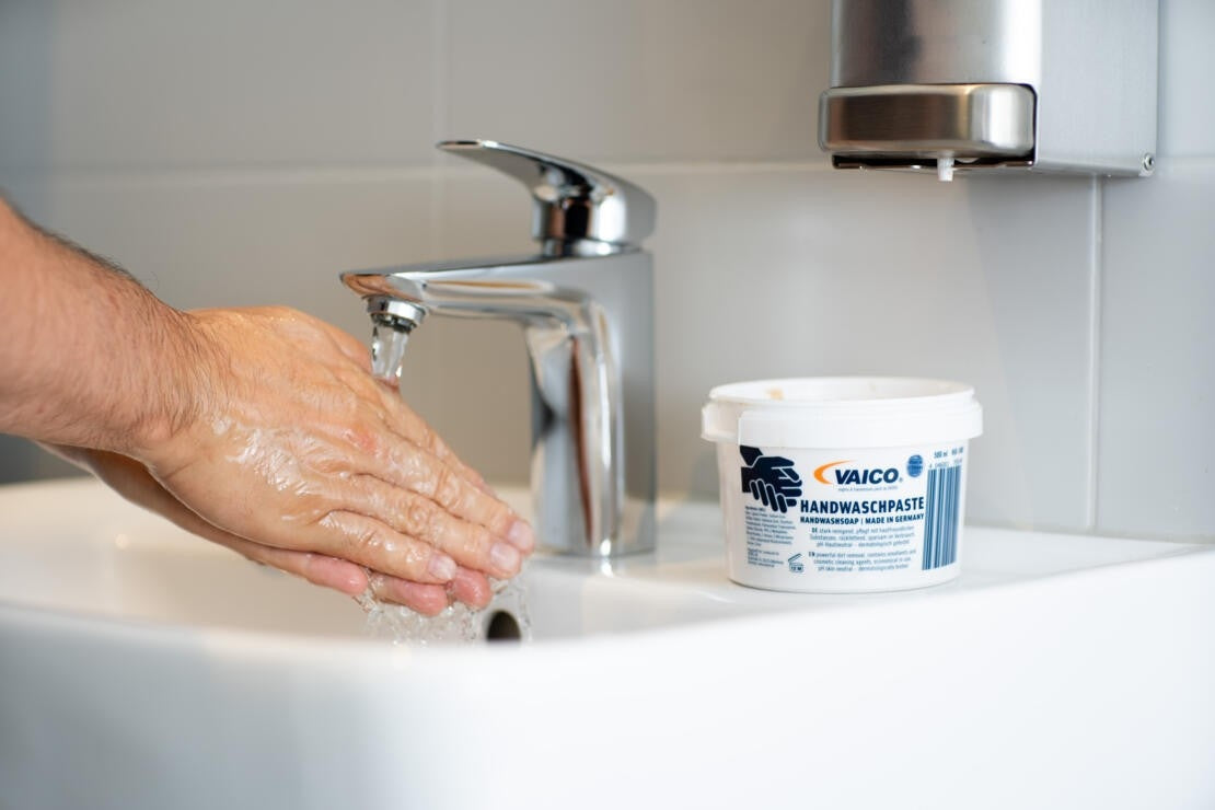 VAICO Hand Cleaner V60-1000