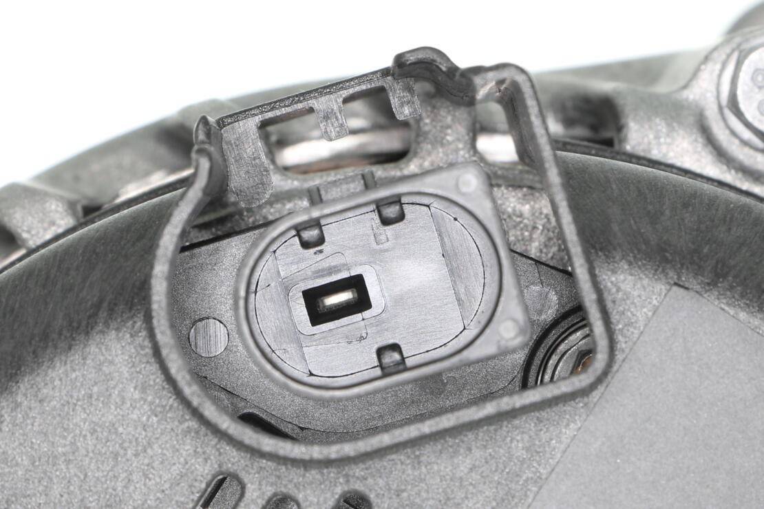 VEMO Alternator V10-13-50053