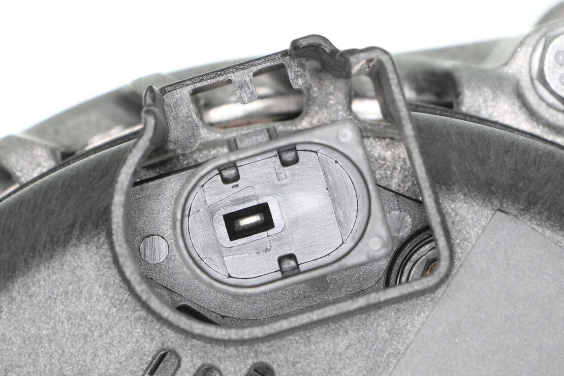 VEMO Alternator V10-13-50053