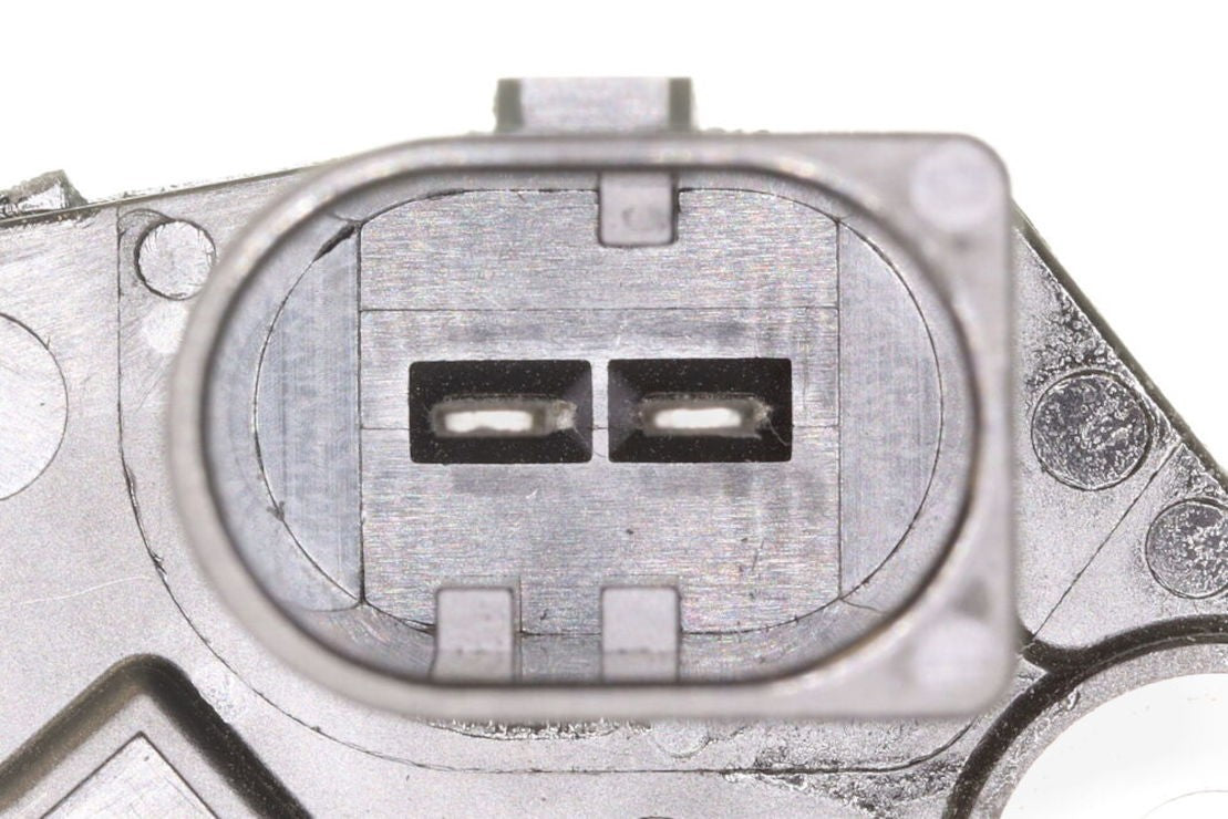 VEMO Voltage Regulator V10-77-1019