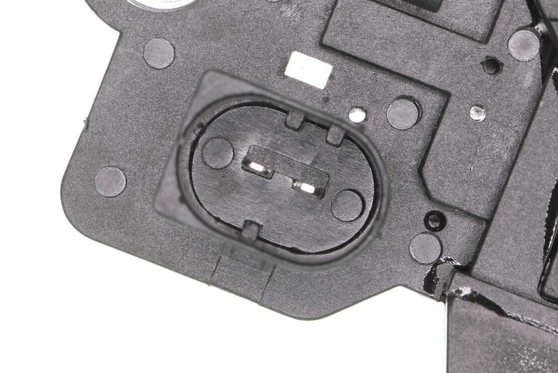 VEMO Voltage Regulator V10-77-1048