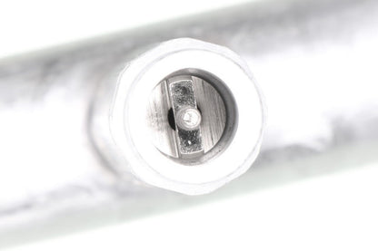 VEMO A/C Refrigerant Suction Hose V15-20-0004