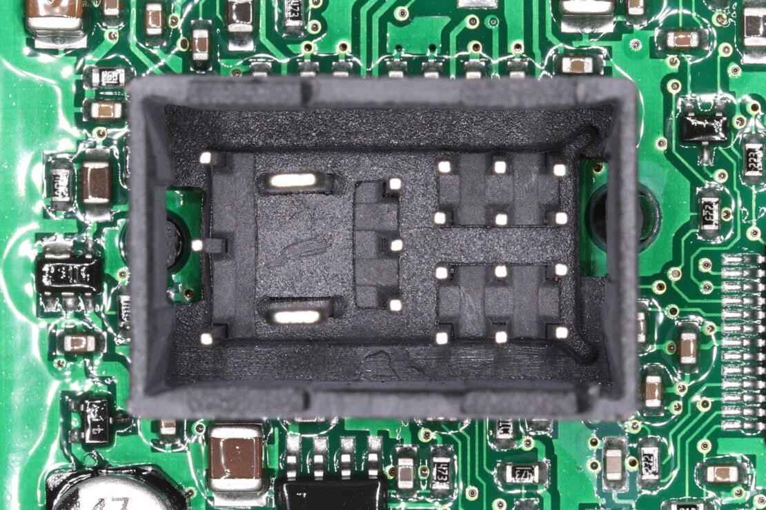 VEMO High Intensity Discharge (HID) Lighting Ballast V20-73-0178