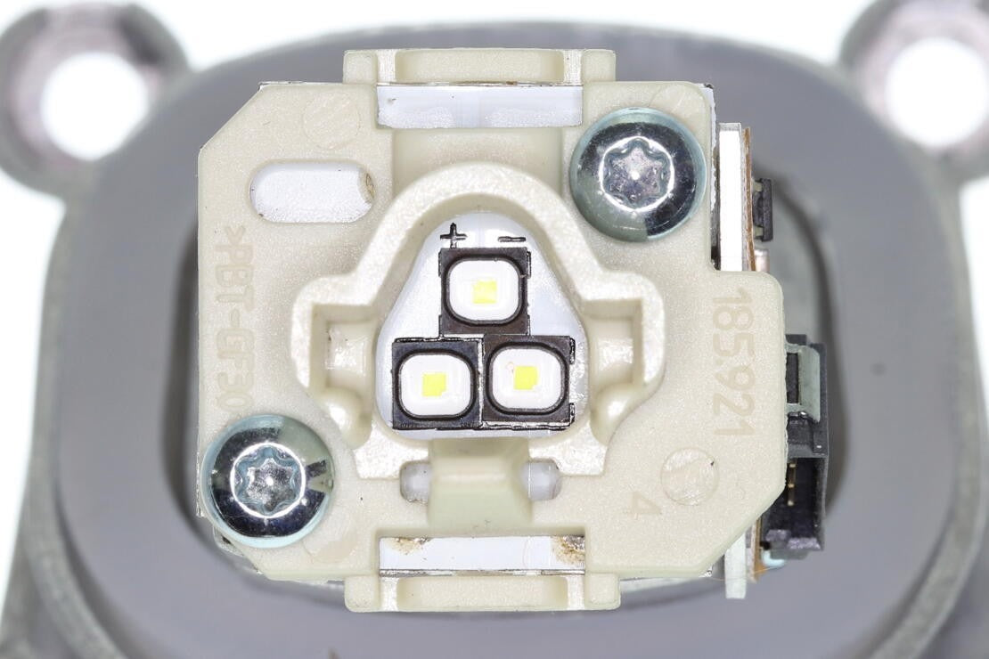 VEMO High Intensity Discharge (HID) Lighting Ballast V20-73-0201