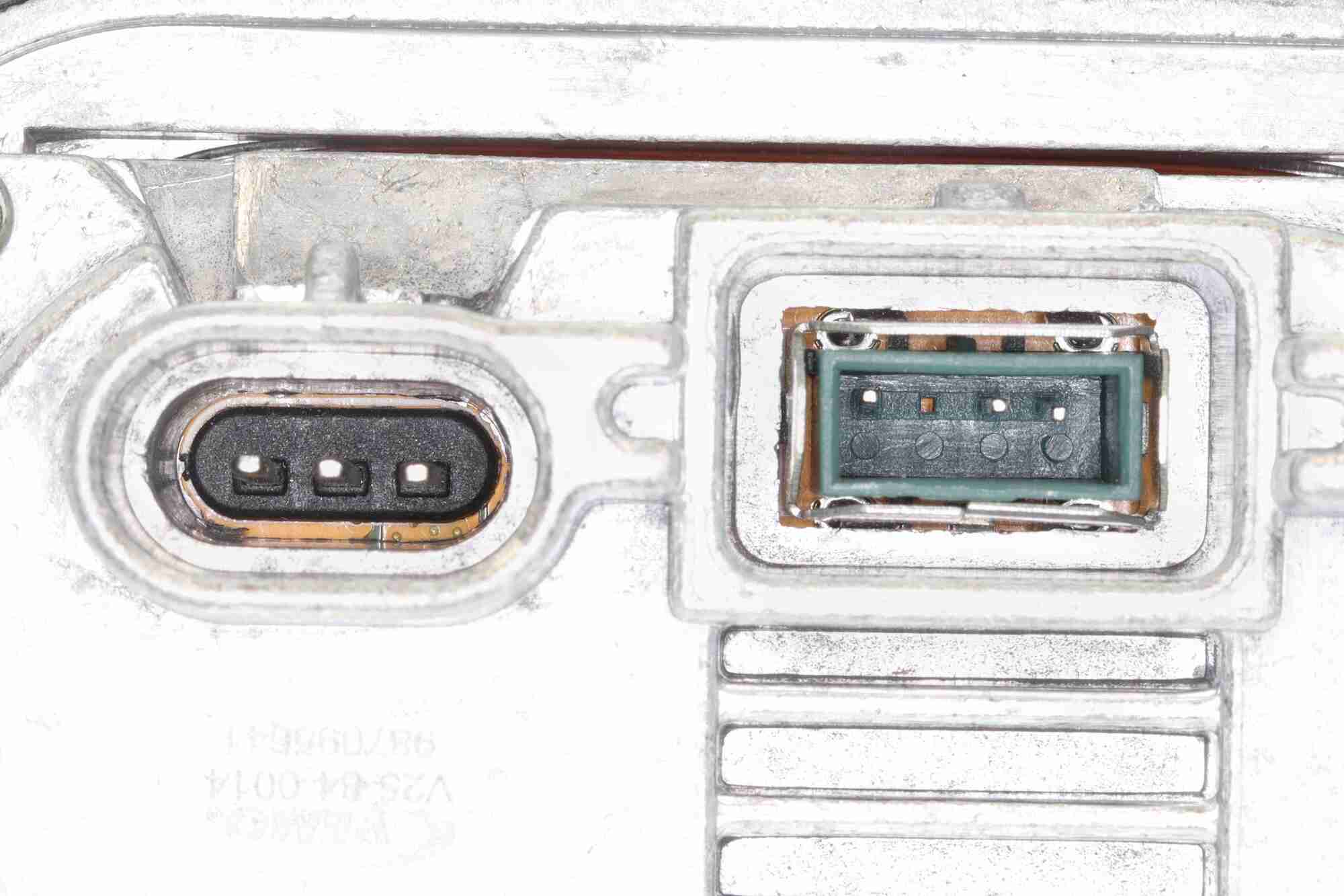 VEMO High Intensity Discharge (HID) Lighting Ballast V25-84-0014