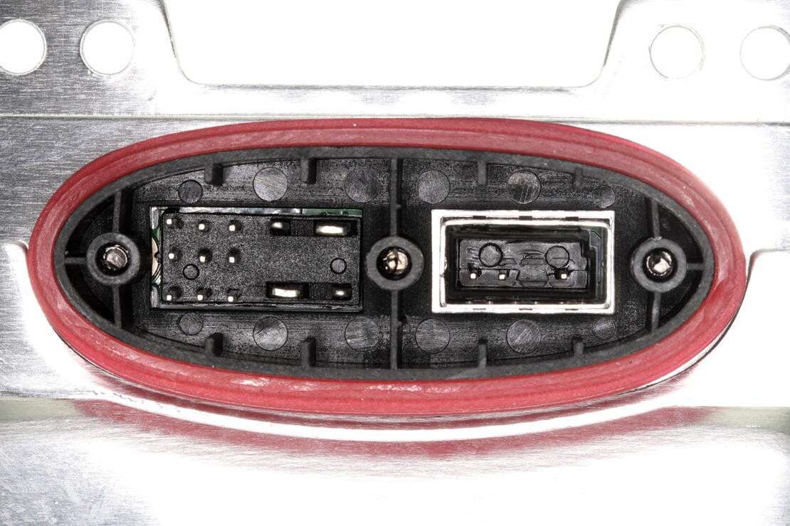 VEMO High Intensity Discharge (HID) Lighting Ballast V30-73-0296