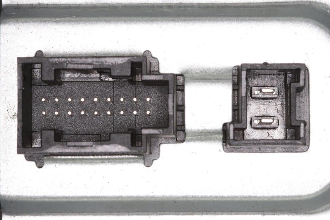 VEMO High Intensity Discharge (HID) Lighting Ballast V30-73-0317