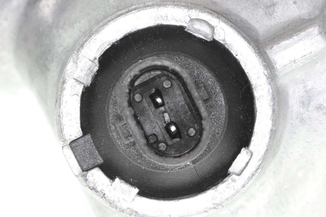 VEMO Engine Coolant Thermostat Kit V30-99-0103