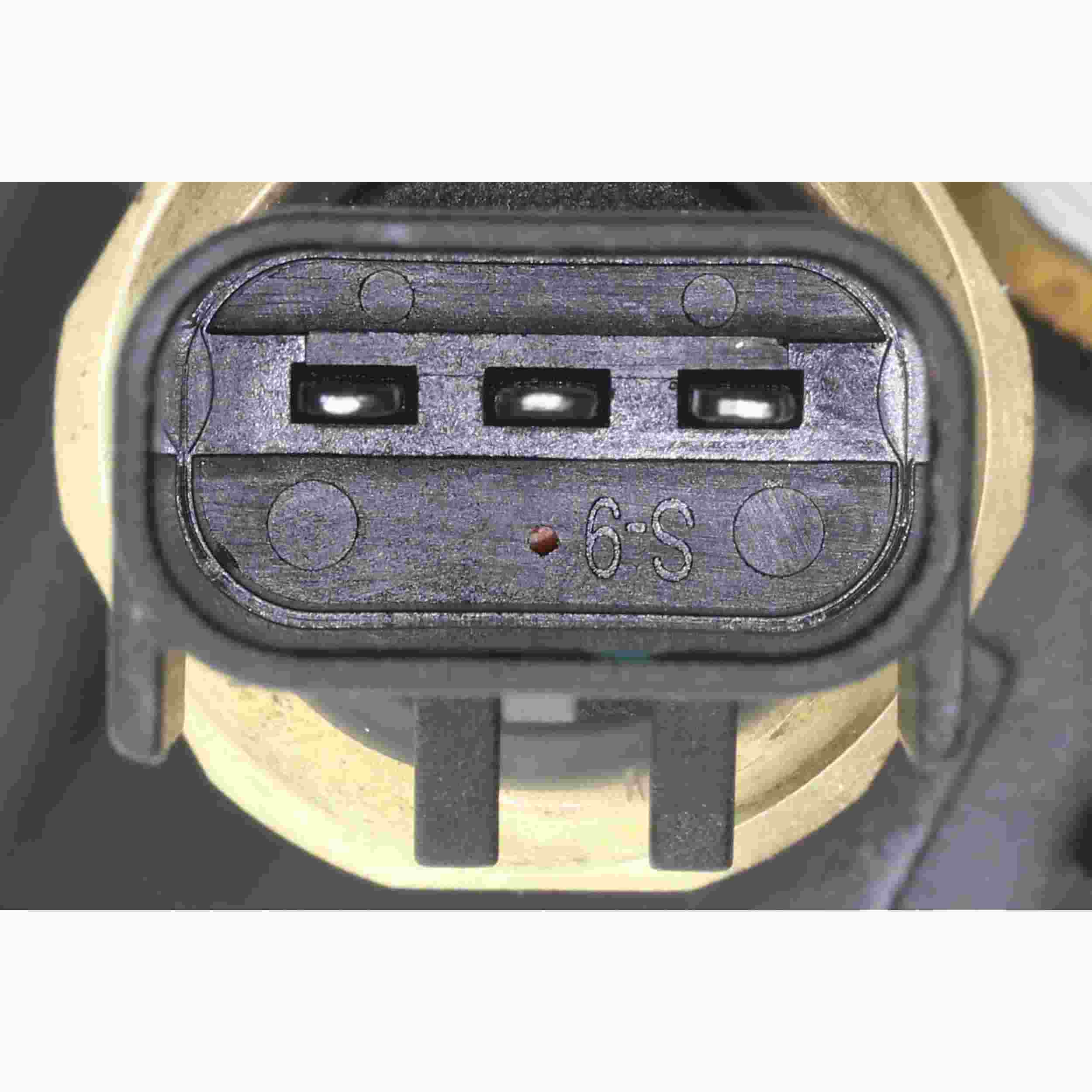 VEMO Engine Oil Cooler V33-60-0007