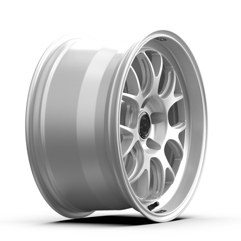 fifteen52 Apex RSR 18x9.5 5x120 22mm ET 72.56mm Center Bore Radiant Silver RSARS-89552+22 RSARS-89552+22 User 1