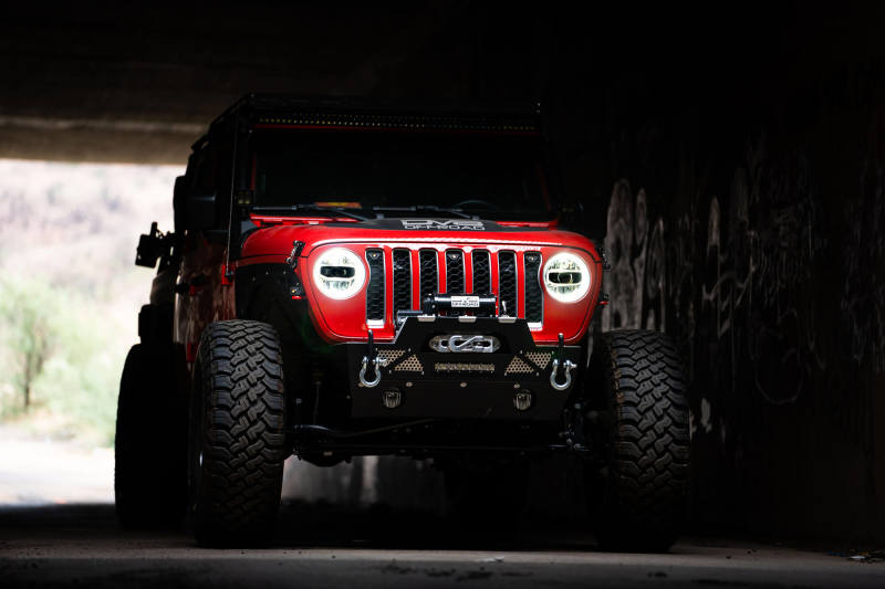DV8 Offroad 2018+ Jeep Wrangler JL/Gladiator LED Projector Headlights HLCJL-01 HLCJL-01 Photo - Mounted