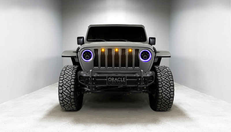 ORACLE Lighting Oracle Jeep Wrangler JL/Gladiator JT 7in. High Powered LED Headlights (Pair) - Dynamic - Dynamic 5769J-332 5769J-332 Photo - lifestyle view