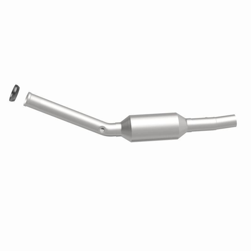 MagnaFlow OEM Grade Federal / EPA Compliant Direct-Fit Catalytic Converter 51821 360 Degree Image Set