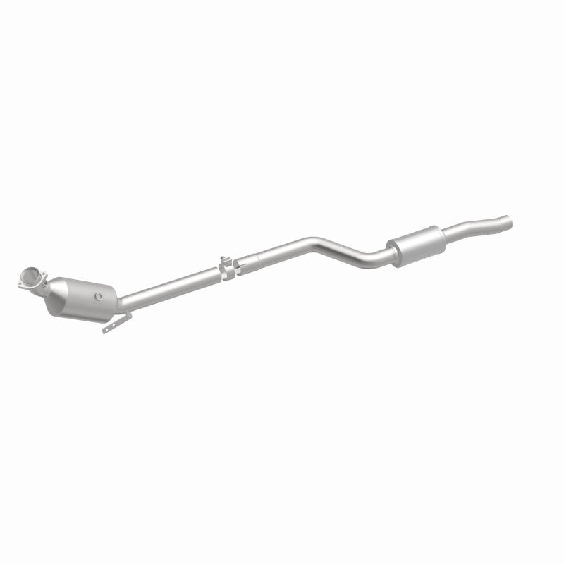 MagnaFlow Mercedes-Benz C300 OEM Grade Federal / EPA Compliant Direct-Fit Catalytic Converter 21-498 360 Degree Image Set