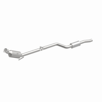 MagnaFlow Mercedes-Benz C300 OEM Grade Federal / EPA Compliant Direct-Fit Catalytic Converter 21-498 360 Degree Image Set