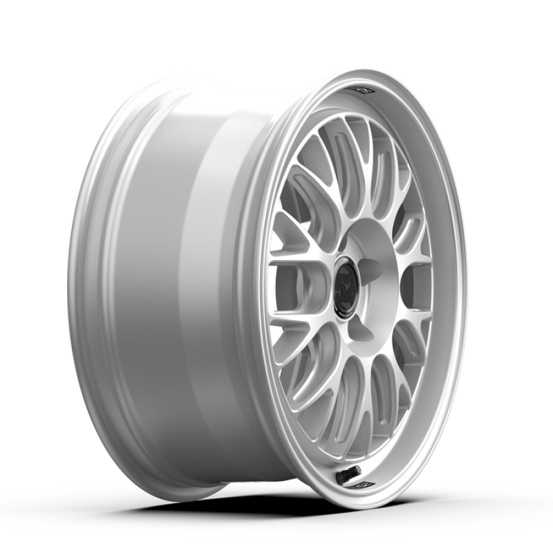 fifteen52 Holeshot RSR 18x8.5 5x112 42mm ET 57.1mm Center Bore Radiant Silver RSHRS-88551+42 RSHRS-88551+42 User 1