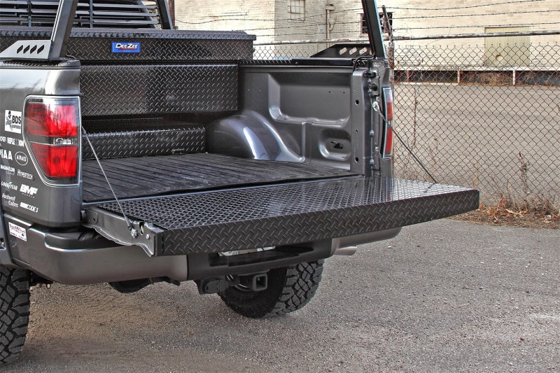 Dee Zee Deezee 99-07 Ford SuperDuty Tailgate Protector Full Black-Tread DZ4137B DZ4137B Photo - Mounted