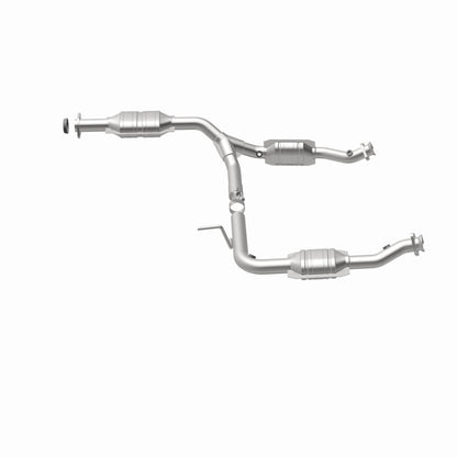 MagnaFlow HM Grade Federal / EPA Compliant Direct-Fit Catalytic Converter 93372 360 Degree Image Set