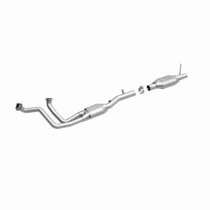 MagnaFlow Ford HM Grade Federal / EPA Compliant Direct-Fit Catalytic Converter 93190 360 Degree Image Set