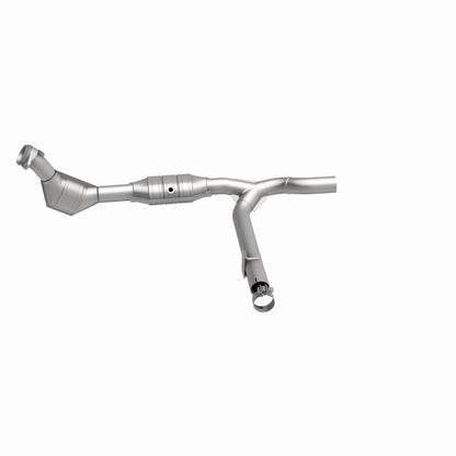 MagnaFlow Ford HM Grade Federal / EPA Compliant Direct-Fit Catalytic Converter 93395 360 Degree Image Set