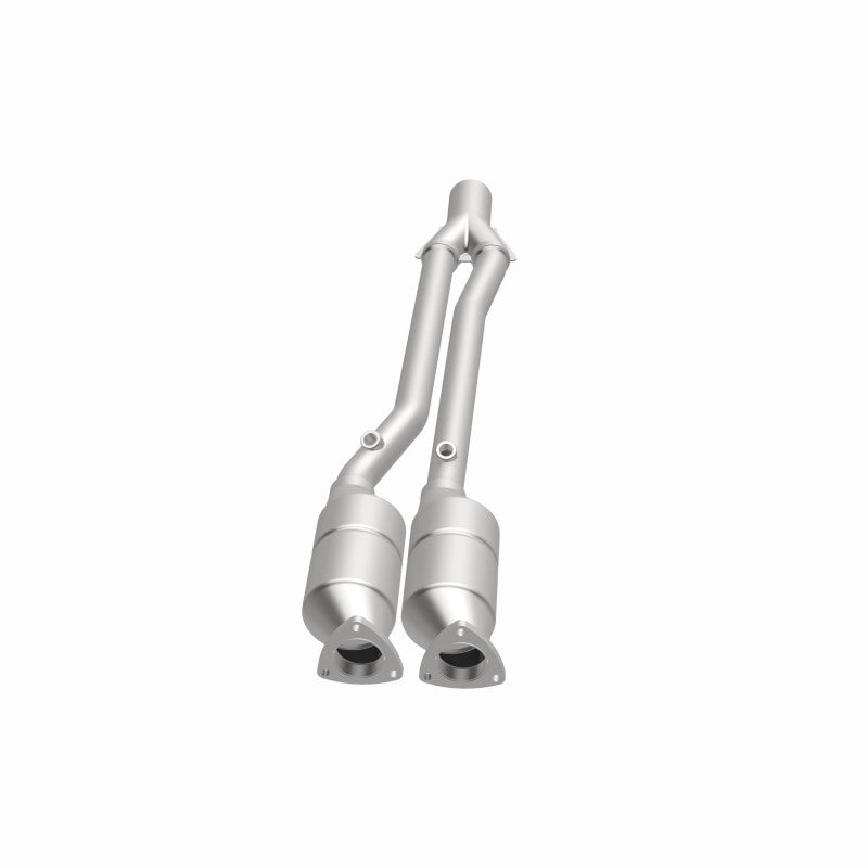 MagnaFlow HM Grade Federal / EPA Compliant Direct-Fit Catalytic Converter 24157 360 Degree Image Set