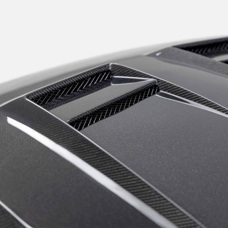 Seibon 22-23 Volkswagen Golf GTI/R Carbon Fiber Hood HD22VWG8-DV User 1