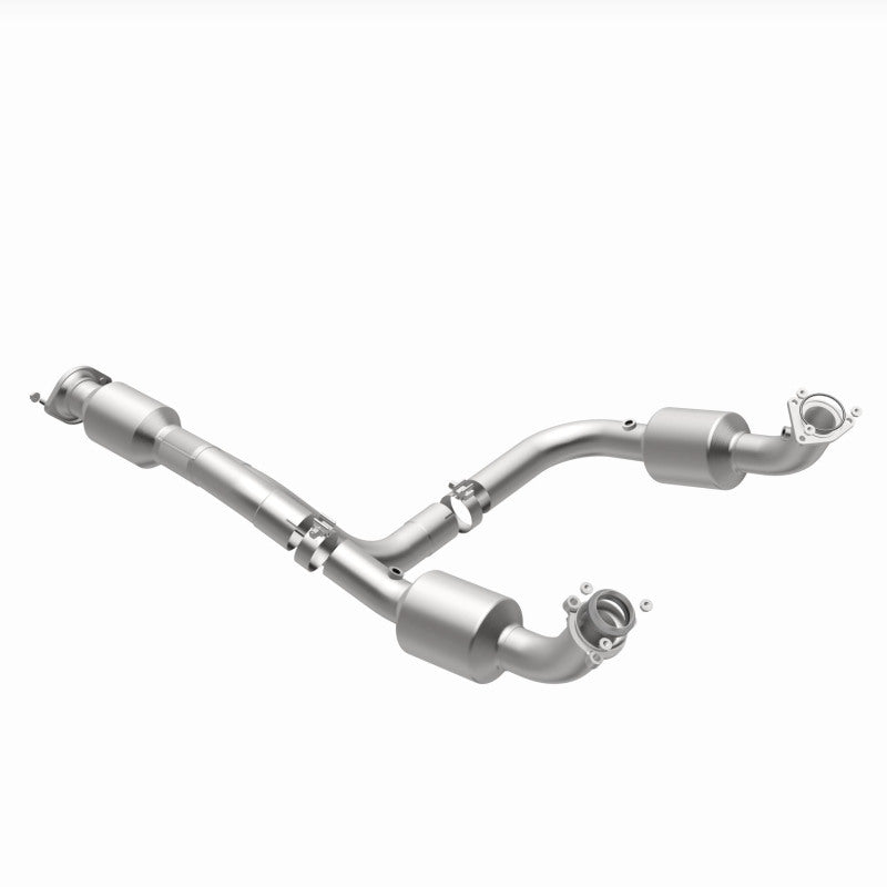 Magnaflow 12-20 Chevrolet Express 4500 Underbody 6.0L Direct Fit Catalytic Converter 280505 280505 360 Degree Image Set