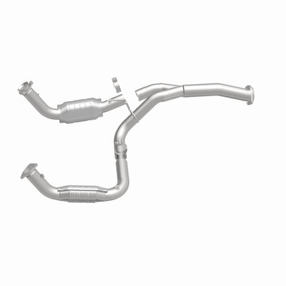 MagnaFlow OEM Grade Federal / EPA Compliant Direct-Fit Catalytic Converter 21-252 360 Degree Image Set