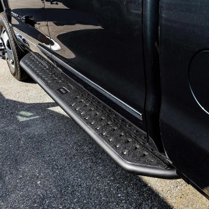 Westin 14-18 Chevrolet/GMC Silverado/Sierra 1500 CrewCab 15-19 2500/3500CrewCab Outlaw Nerf Step Bar 58-53725 58-53725 Photo - Mounted