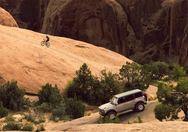 Ford Racing 21-23 Bronco (Excl Bronco Raptor) 17x8.5 Method Oxford White Wheel Kit M-1007K-M1785W M-1007K-M1785W Photo - Mounted