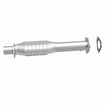 MagnaFlow Standard Grade Federal / EPA Compliant Direct-Fit Catalytic Converter 93483 360 Degree Image Set