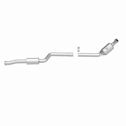 MagnaFlow Mercedes-Benz C300 California Grade CARB Compliant Direct-Fit Catalytic Converter 5461916 360 Degree Image Set