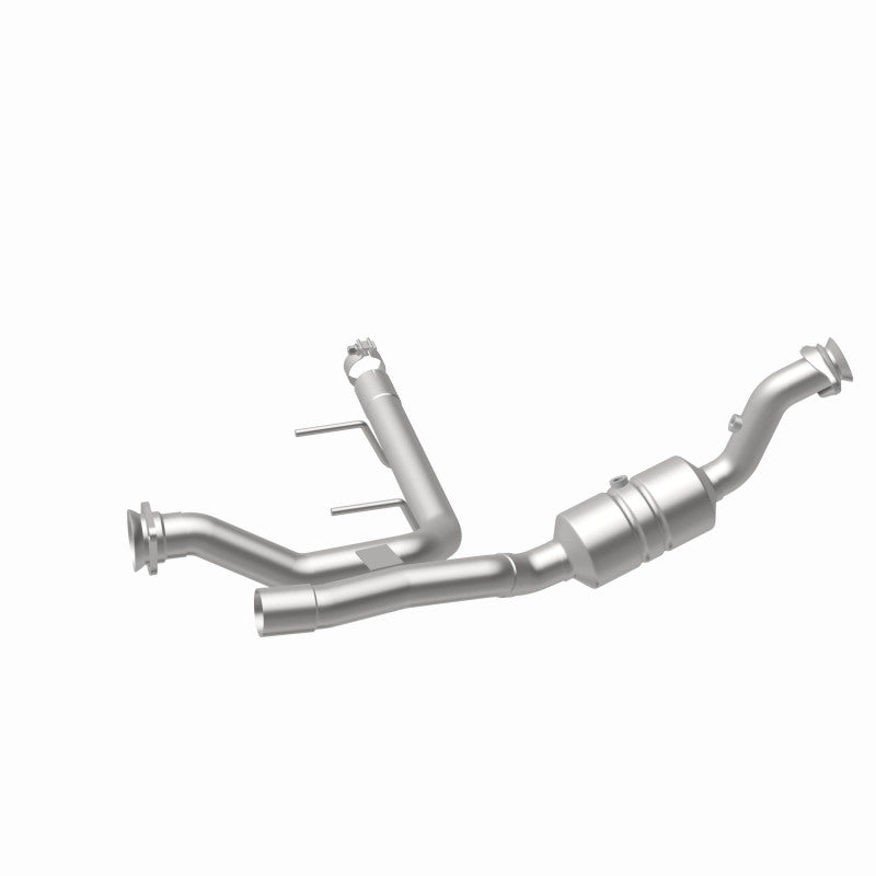 MagnaFlow Ford F-150 OEM Grade Federal / EPA Compliant Direct-Fit Catalytic Converter 52592 360 Degree Image Set