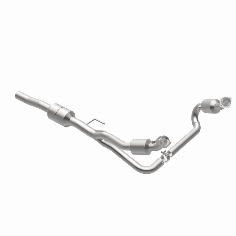 MagnaFlow Dodge Durango OEM Grade Federal / EPA Compliant Direct-Fit Catalytic Converter 51348 360 Degree Image Set