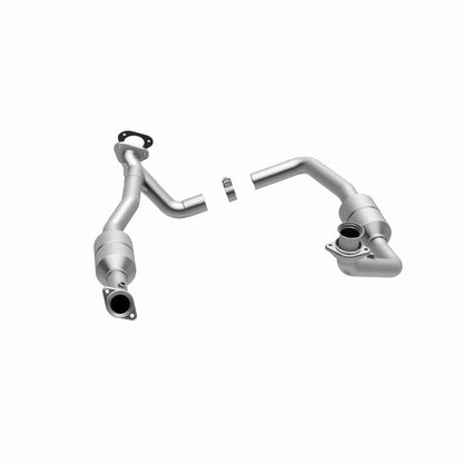Magnaflow Conv DF 2002 Ford E-Series Vans 5.4L 447378 447378 360 Degree Image Set