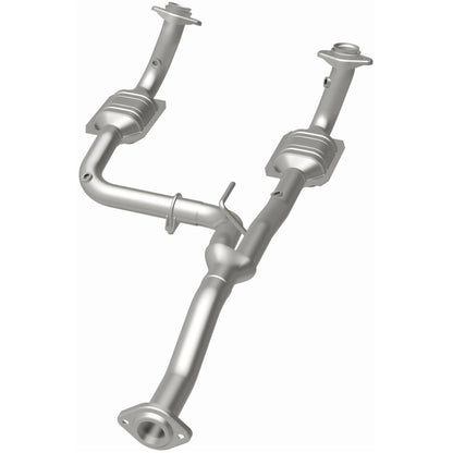 MagnaFlow Jeep Liberty OEM Grade Federal / EPA Compliant Direct-Fit Catalytic Converter 49186 Photo - out of package