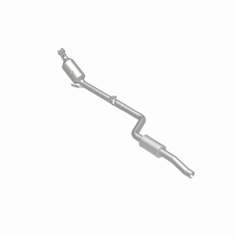 MagnaFlow Mercedes-Benz C300 OEM Grade Federal / EPA Compliant Direct-Fit Catalytic Converter 21-498 360 Degree Image Set