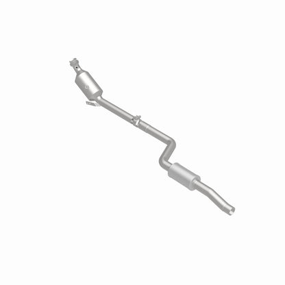 MagnaFlow Mercedes-Benz C300 OEM Grade Federal / EPA Compliant Direct-Fit Catalytic Converter 21-498 360 Degree Image Set