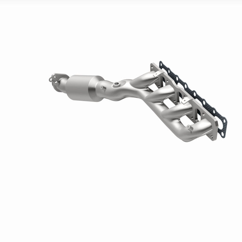 Magnaflow 05-06 Nissan Titan 5.6L Direct Fit Converter 5582357 5582357 360 Degree Image Set